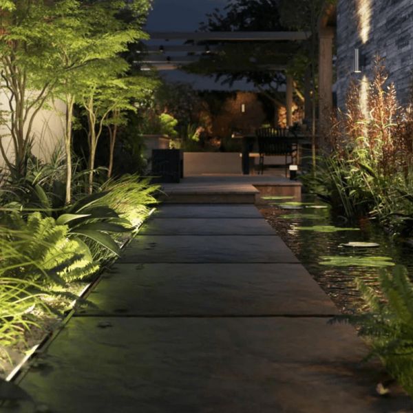 Foco LED exterior lineal Amarant inteligente negro 20W encendido en el exterior