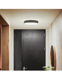 Plafón techo LED inteligente mediano Enrave negro en el techo de un hall
