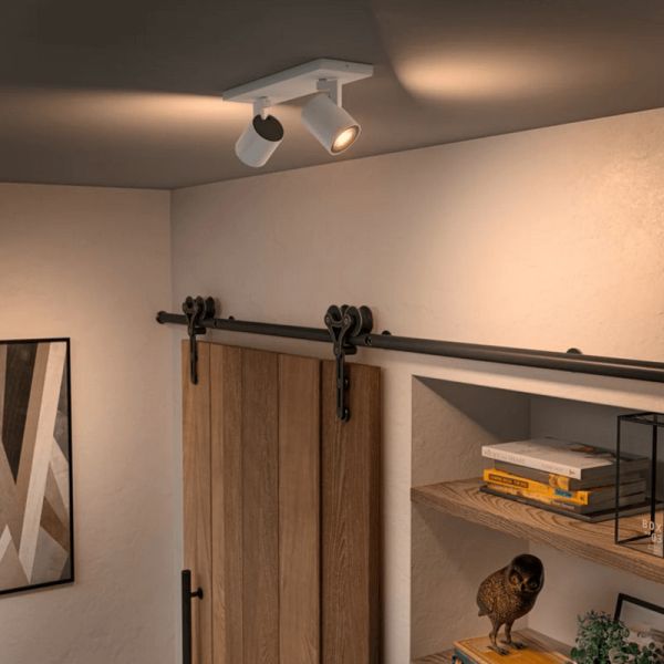 Foco LED 2 luces Runner blanco 2x5W en una habitacion