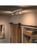 Foco LED 3 luces Runner blanco en el techo de una habitación