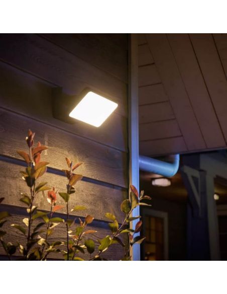 Refletor LED inteligente para exterior Welcome Hue Luz branca acesa