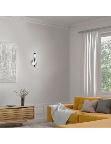 Aplique de pared LED Parma acabado metálico en un salón