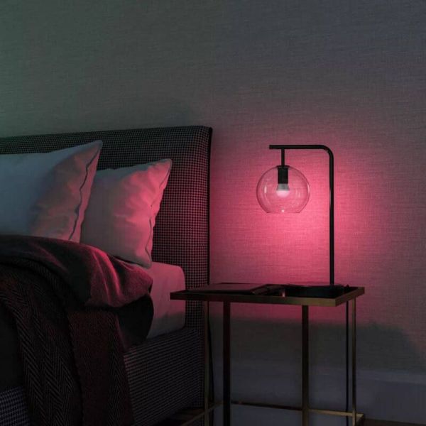 Pack 2 Bombilla esférica inteligente Philips Hue WCA Luster en una lámpara