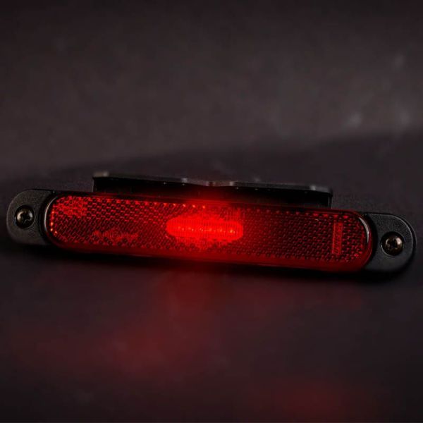 Barra LED de galibo con reflectante Roja FT-065 LED sujección con 2 tornillos A R1 SM1 y IA FT-065 c LED