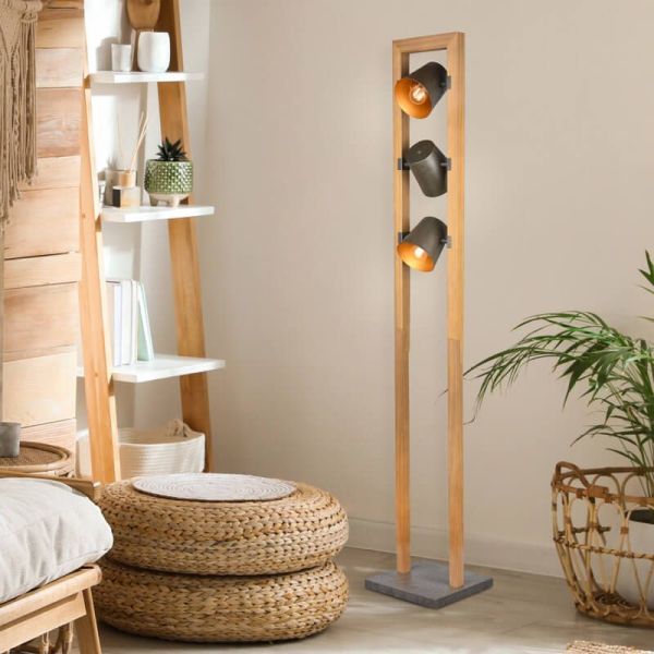 Lámpara de pie LED BELL interruptor pie, metal y madera foto ambiente en un salón