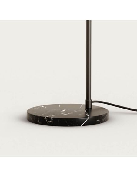 Candeeiro de mesa LED TURA regulável, detalhe da base em aço e mármore