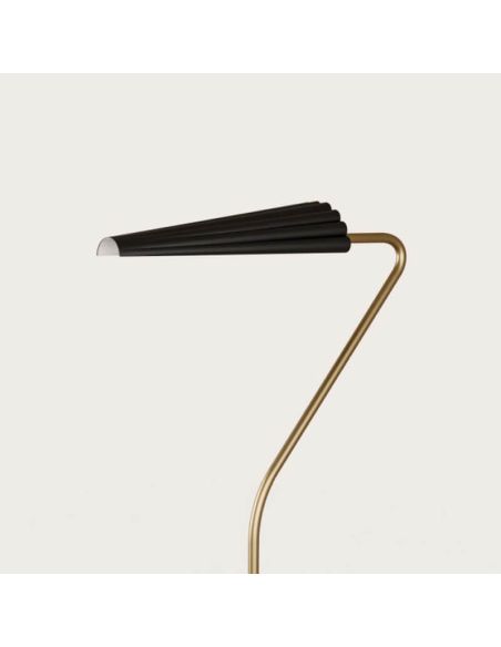 Candeeiro de mesa LED BION com detalhe ajustável em metal e mármore e tela com acabamento dourado