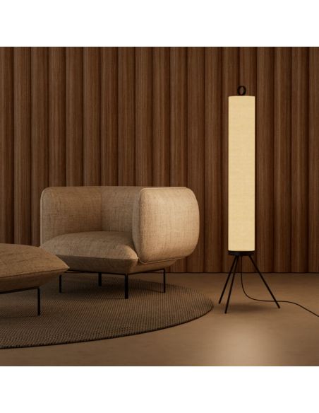 Lámpara de pie LED NOOI pantalla textil de lino beige encendida