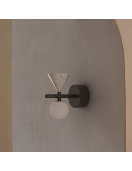 Aplique de pared LED ONETA regulable mármol vidrio oro en una pared