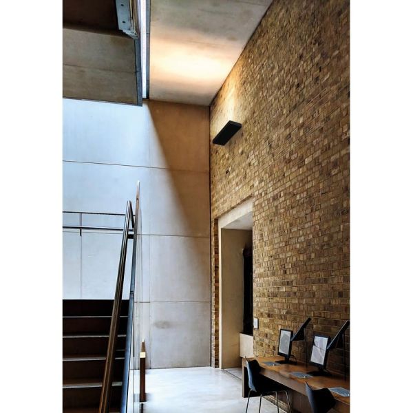 Aplique LED BRICK Negro Texturado, 20W 2200lm, CRI90 CL.I, LED integrado, 2700K-3000K Slide Switch, Difusor Microprismatico