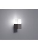 Aplique de pared exterior HUDSON en una pared foto ambiente
