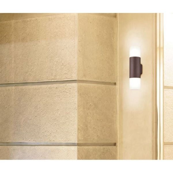 Aplique de pared para jardín HOOSIC 2 luces arriba y abajo en una pared| LeonLeds
