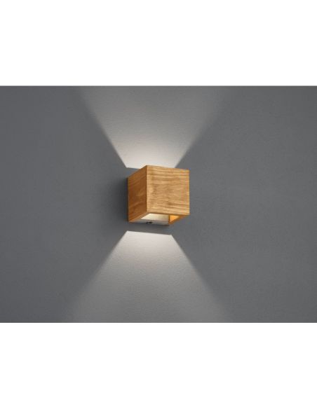 Aplique de pared LED BRAD función memoria, luz arriba y abajo detalle en una pared