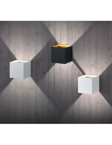 Arandela LED quadrada LOUIS 2 luzes para cima e para baixo, exemplo de foto ambiente