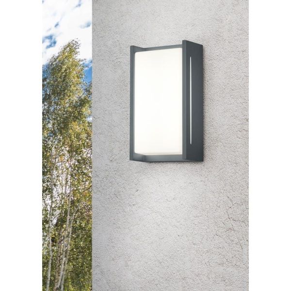 Aplique LED INDUS para uso externo em uma parede
