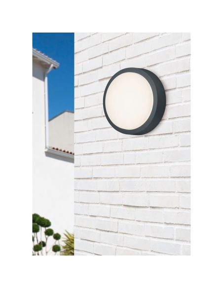 Aplique de pared o plafón LED de techo redondo BREG en una pared