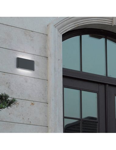 Aplique LED para exterior THAMES II antracite para cima e para baixo em uma parede