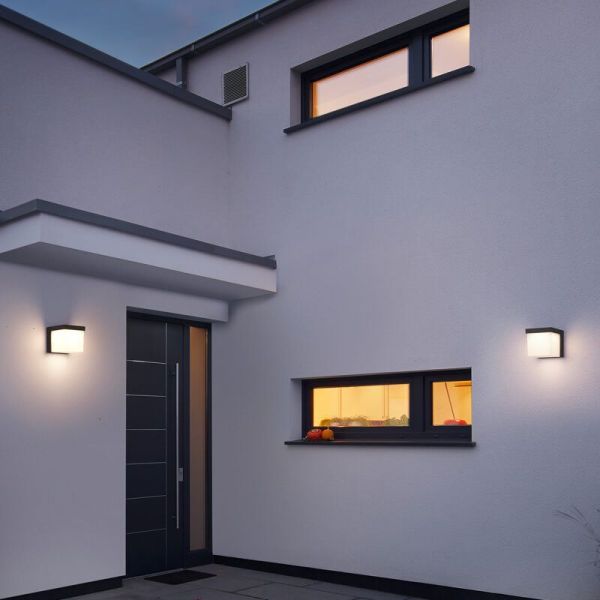 Aplique de pared LED exterior YANGTZE cuadrado antracita en el exterior
