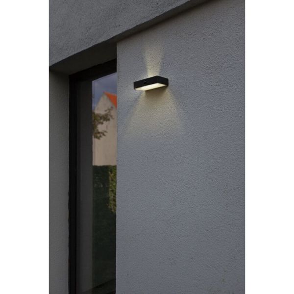 Aplique solar FADI com luz ascendente e descendente, sensor de movimento e controle de voz 2700K-6500K