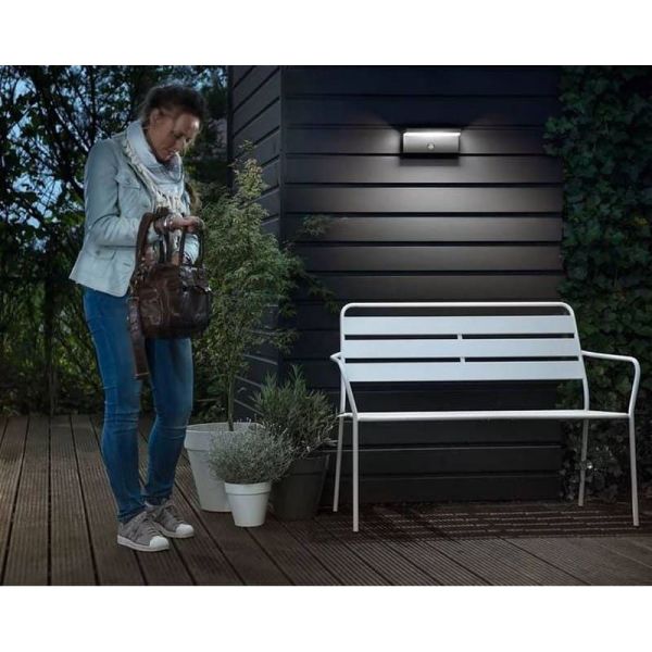 Aplique LED exterior BUSTAN 3.8W sensor movimiento 2700K IP44 | LeonLeds
