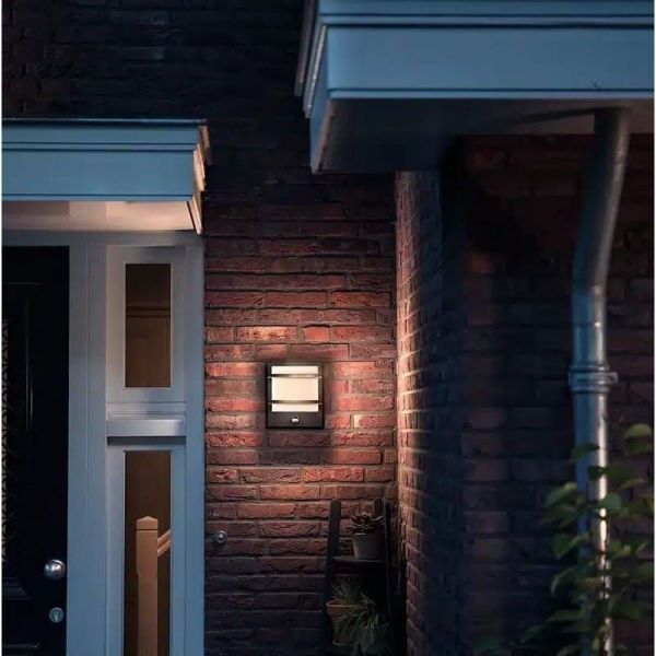 PETRONIA Applique LED avec détecteur de mouvement IP44 Ultra Efficace | LéonLeds