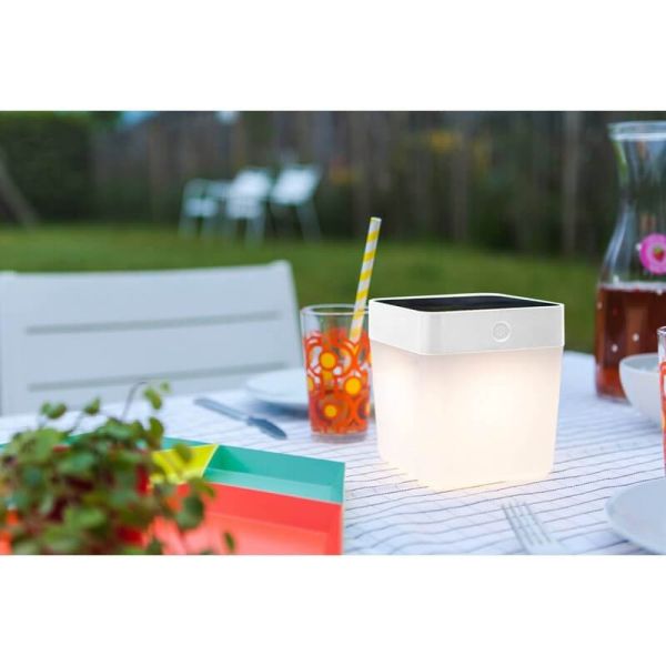 Lámpara de mesa LED solar y portátil TABLE CUBE blanco o gris con regulador táctil 3000k