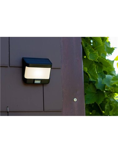 Aplique con panel solar LED  TRY, sensor de movimiento negro mate 5000K