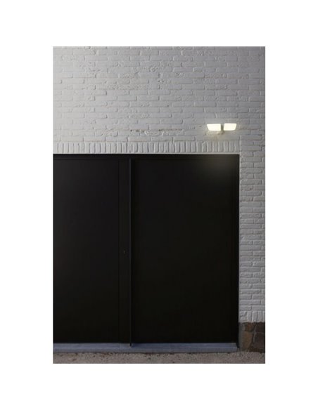Proyector LED exterior con 2 cabezales ARTICA blanco con sensor PIR 2700K-6500K -LUTEC Connect-