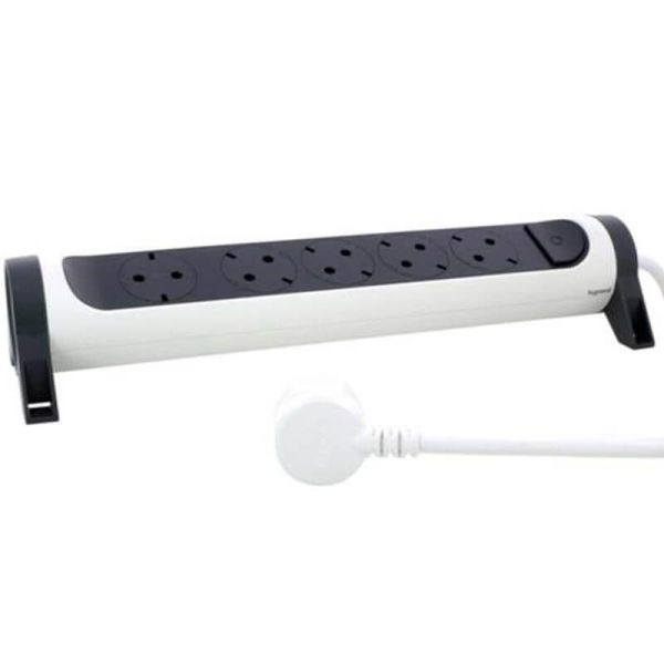 Regleta de Enchufes 5 tomas ransates fija y giratoria 1,5Mts Cable y Interruptor 2P+T protección Blanca y Negra 694531