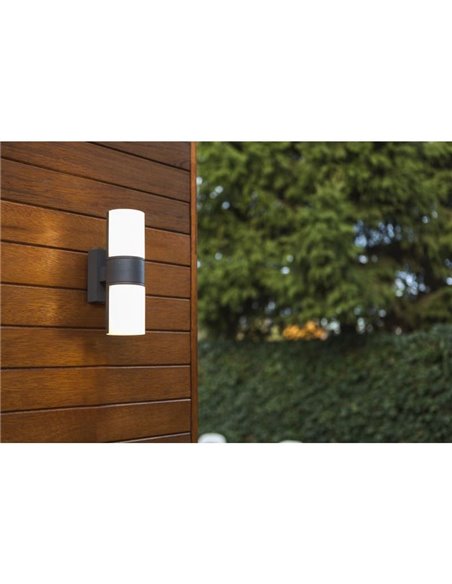 Aplique tubular LED exterior CYRA antracita con cabezales que rotan 350º 3000K