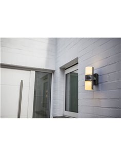 Aplique LED tubular exterior CYRA antracita con sensor de movimiento negro, con cabezales que rotan 350º 3000K 2