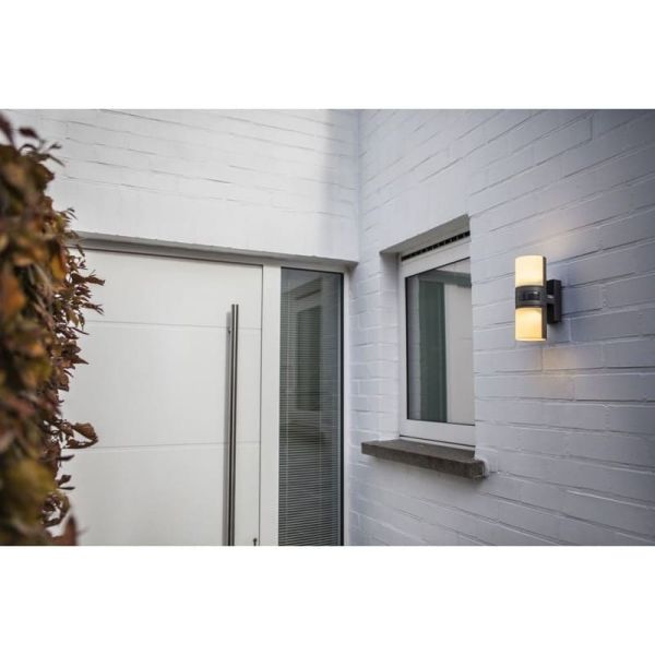 Aplique LED tubular exterior CYRA antracita con sensor de movimiento negro, con cabezales que rotan 350º 3000K