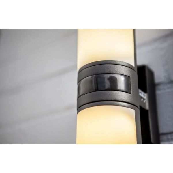 Aplique LED tubular exterior CYRA antracita con sensor de movimiento negro, con cabezales que rotan 350º 3000K