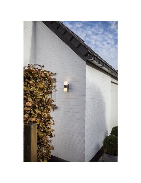 Aplique LED tubular exterior CYRA antracita con sensor de movimiento negro, con cabezales que rotan 350º 3000K