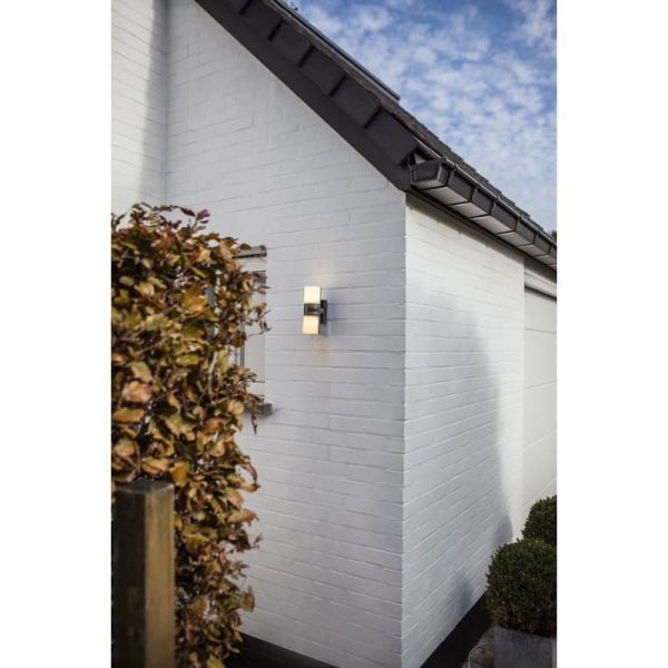 Aplique LED tubular exterior CYRA antracita con sensor de movimiento negro, con cabezales que rotan 350º 3000K