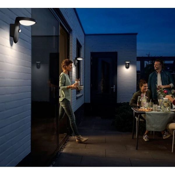 Aplique Solar LED Exterior TYLA Sensor de Movimiento 2700K Ultra Efficient Solar | LeonLeds