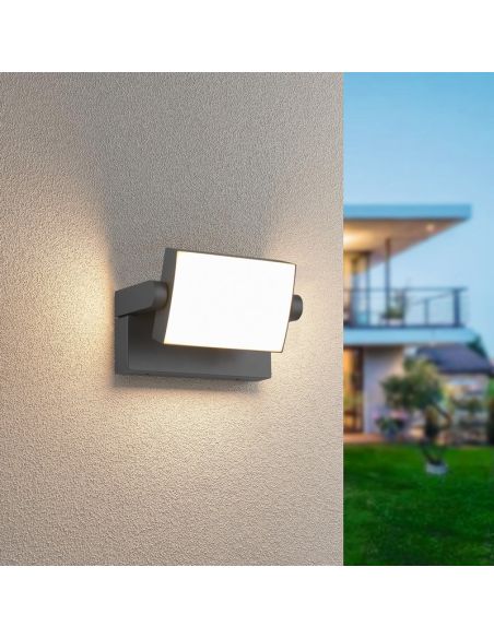Ejemplo Aplique de Pared LED Exterior Orientable KANSAS en Fachada | LeonLeds