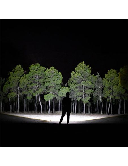 Lampe de poche LED rechargeable de 18 000 Lm – La plus puissante avec 20 heures d'autonomie | LéonLeds