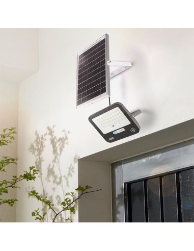 Porce com Refletor LED Solar Milan 100W com Controle Remoto | Iluminação Exterior IP65 6000K
