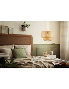 Lámpara colgante tipo Nature HETTONLE co pantalla redonda de ratán y cable textil negro E27 2