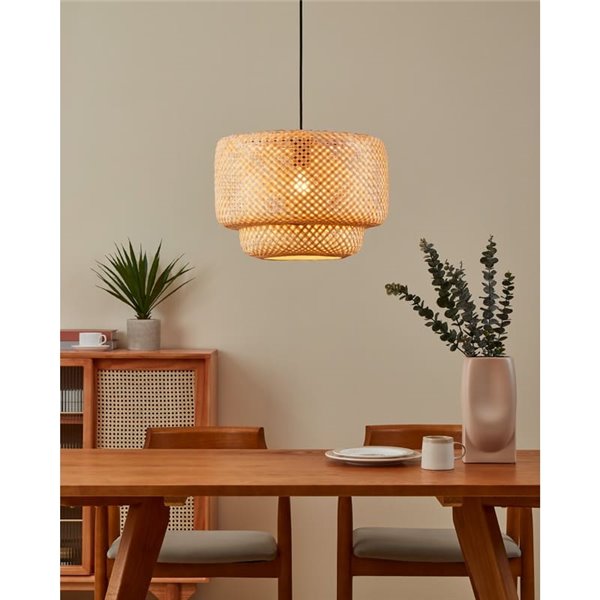Lámpara colgante tipo Nature HETTONLE co pantalla redonda de ratán y cable textil negro E27
