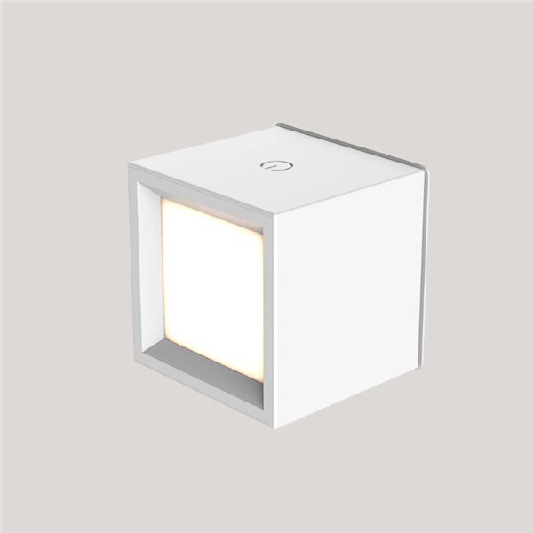 Aplique de pared sin cables BOX 8 con accesorio imantado de pared, facil de instalación blanco