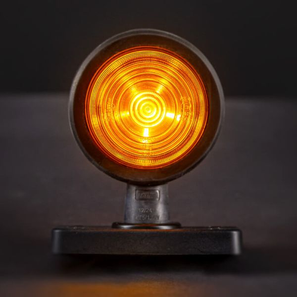 Luz ambar encendida Piloto LED Decorativo FT-147 A Z/Z – Luz Amarillo-Ámbar, 12-36V, Brazo Corto y Cable de 0,45 m