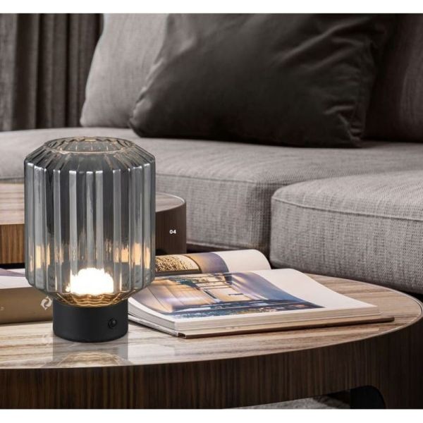 Candeeiro de Mesa LED LORD Canelado USB de vidro canelado 3000K IP20 | LeonLeds