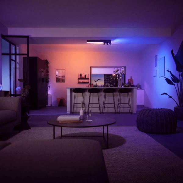 Plafón de techo LED integrado Centris Hue blanco 36W en un salón | LeonLeds