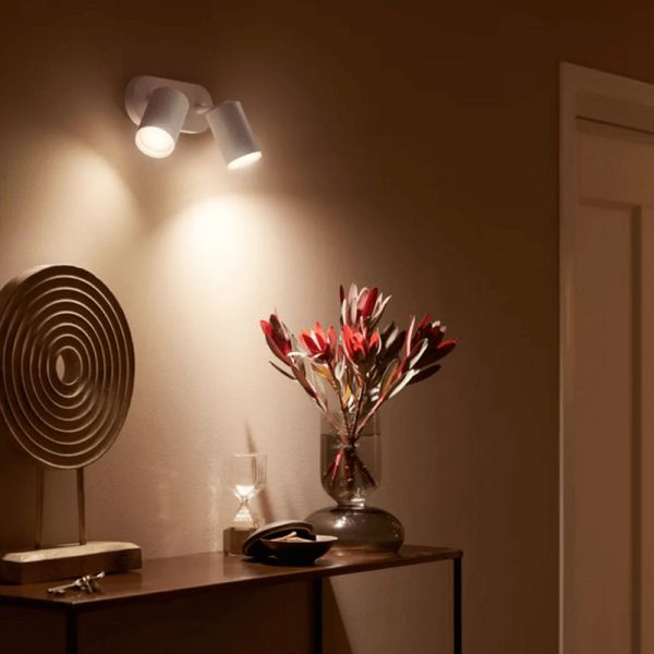 Spot intelligent 2 lumières Fugato allumé | LéonLeds