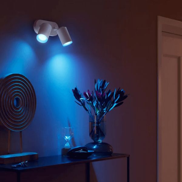Foco inteligente 2 luces Fugato foto ambiente| LeonLeds