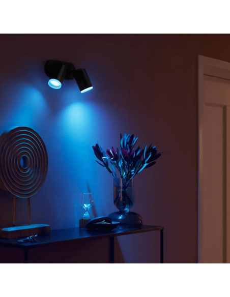 Foco inteligente 2 luces Fugato negro luz encendida| LeonLeds