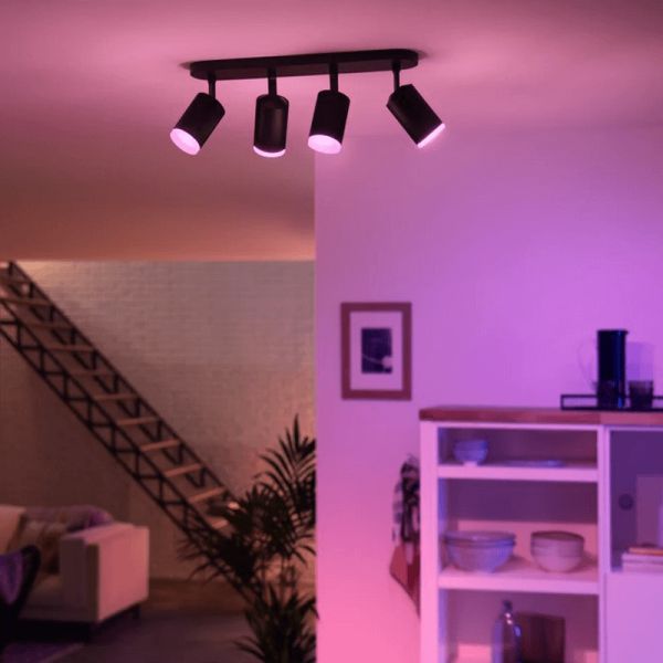 Spot intelligent 4 lumières noir Fugato lumière allumée | LéonLeds