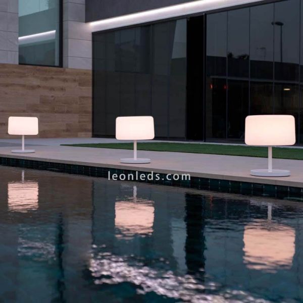 Lámpara de pie exterior solar y batería recargable regulable Chloe Plant color Madera New Garden | LeonLeds Iluminación